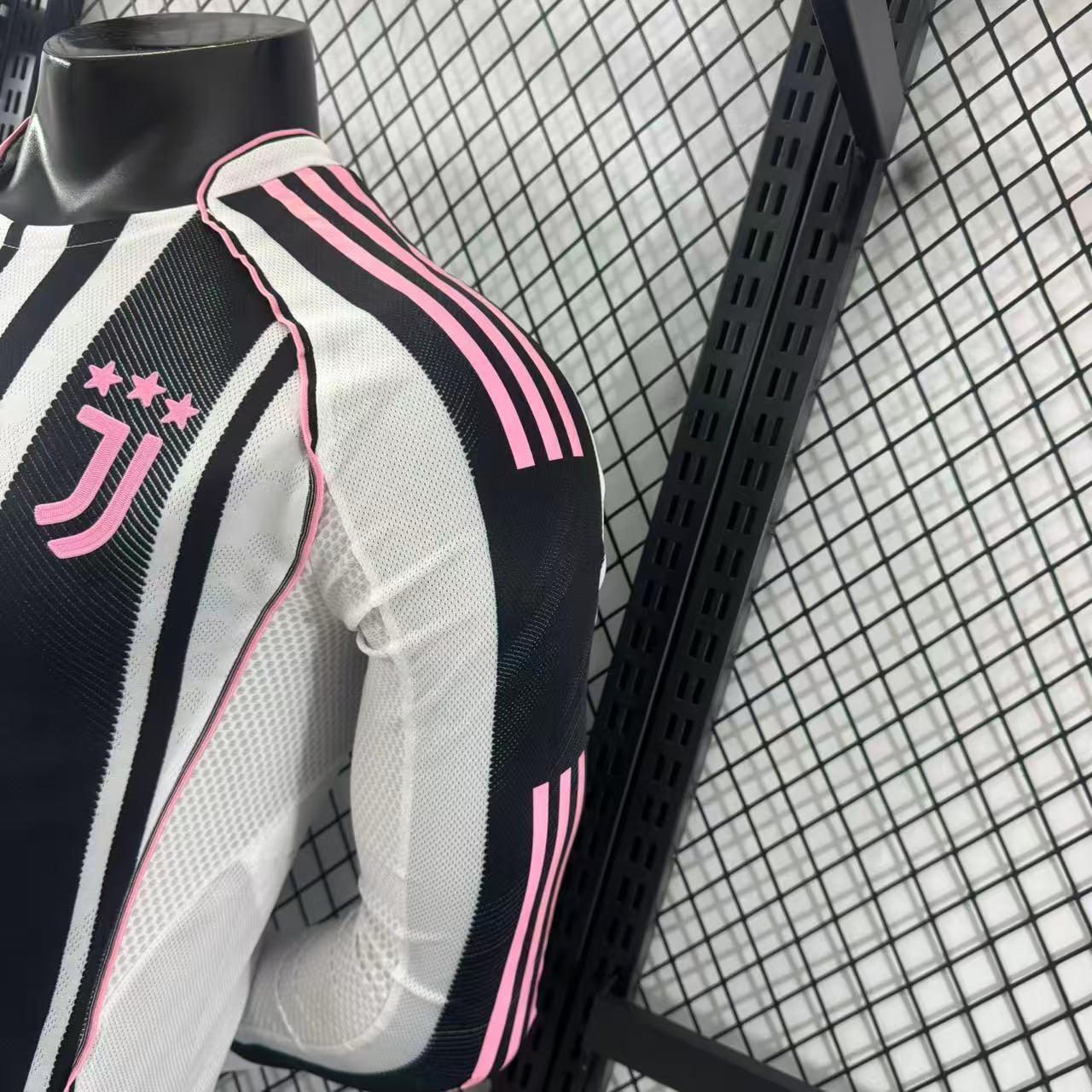 Juventus FC 2025/26 Official Home Kit