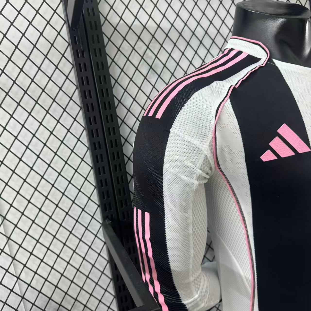 Juventus FC 2025/26 Official Home Kit