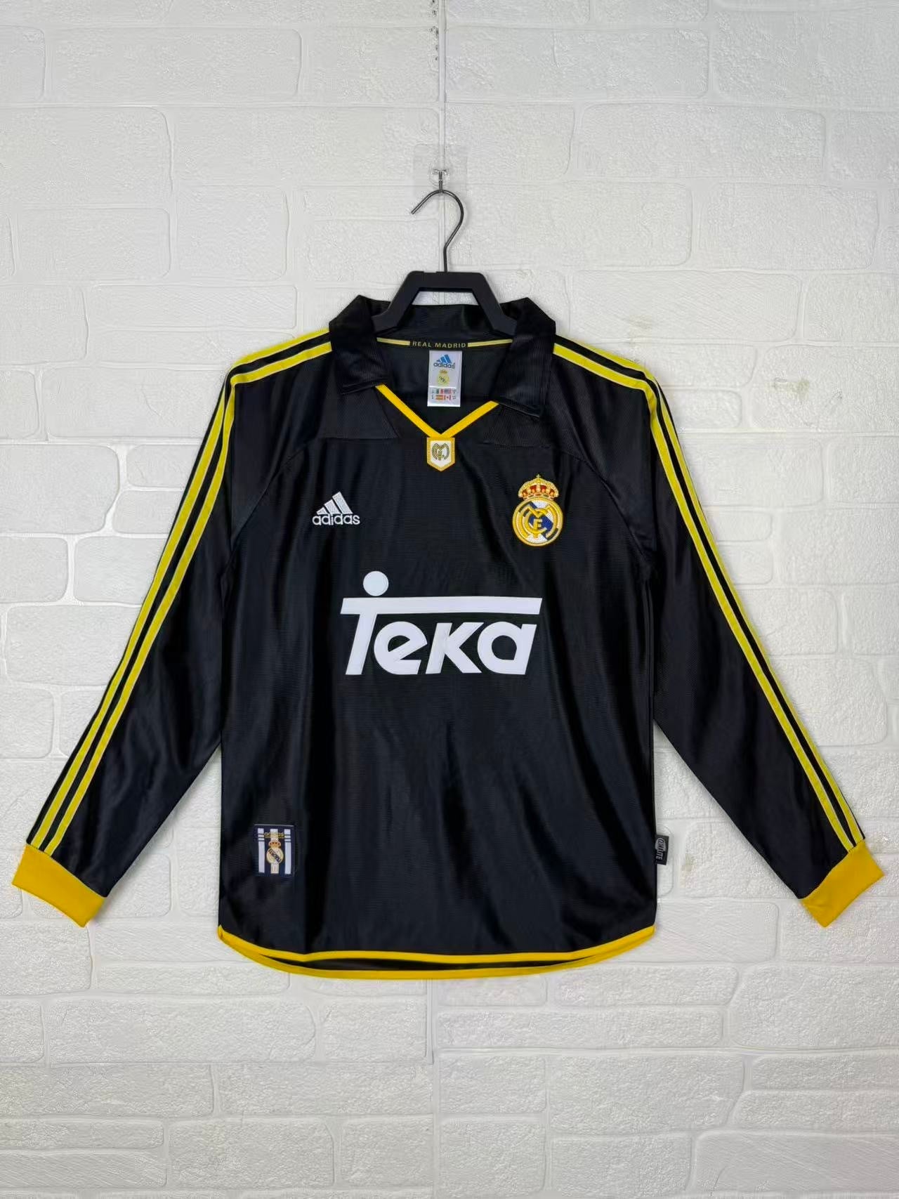 Real Madrid 1999/00 Retro Away Kit