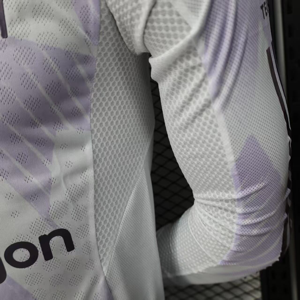 Manchester United 2025/26 Official Away Kit