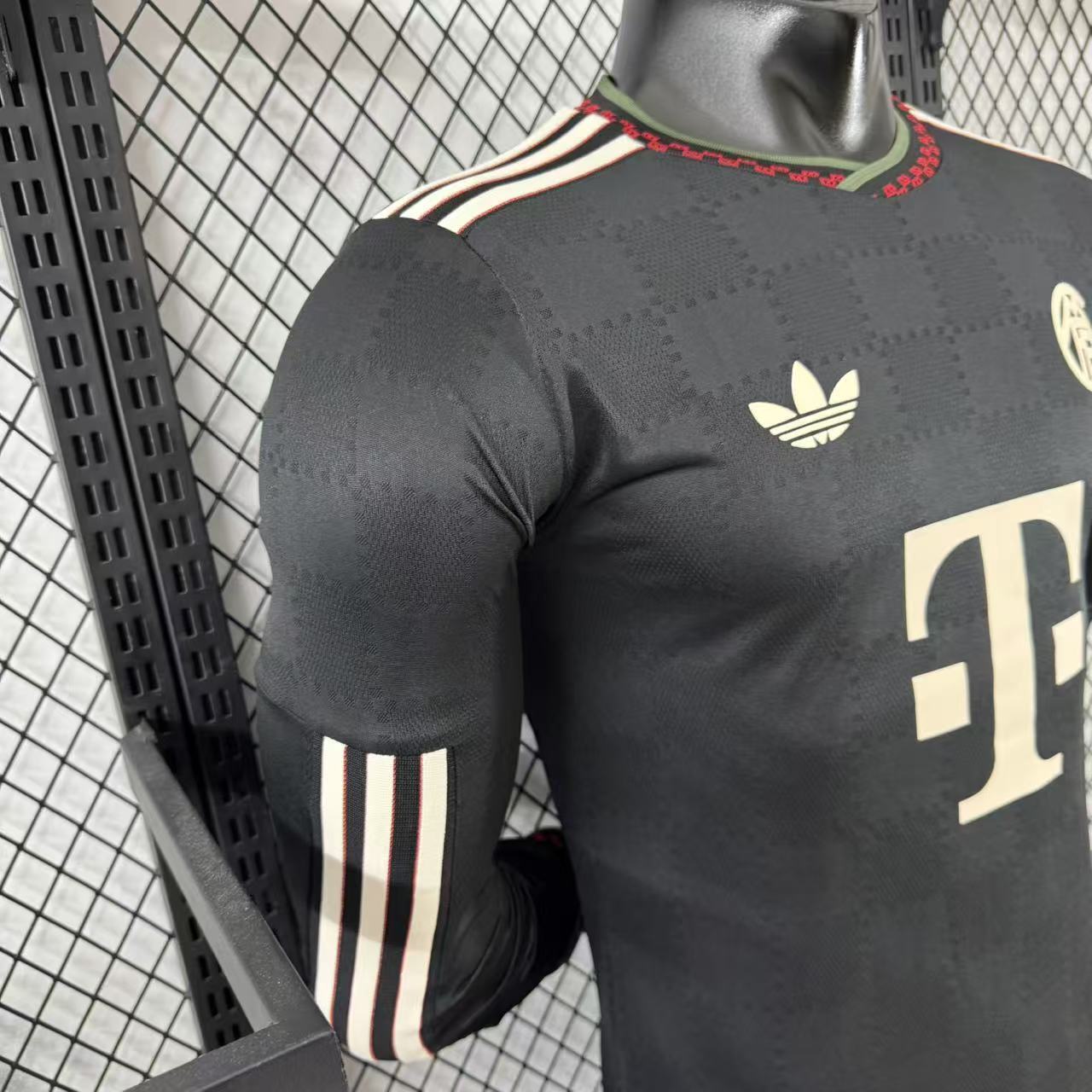 FC Bayern Munich 2025/26 Official Third Kit