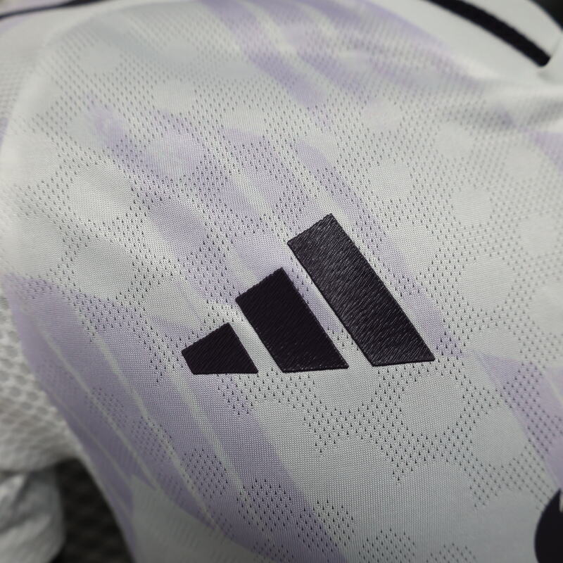 Manchester United 2025/26 Official Away Kit