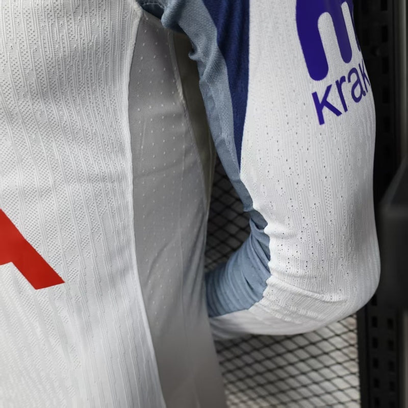 Tottenham Hotspurs 2025/26 Official Home Kit