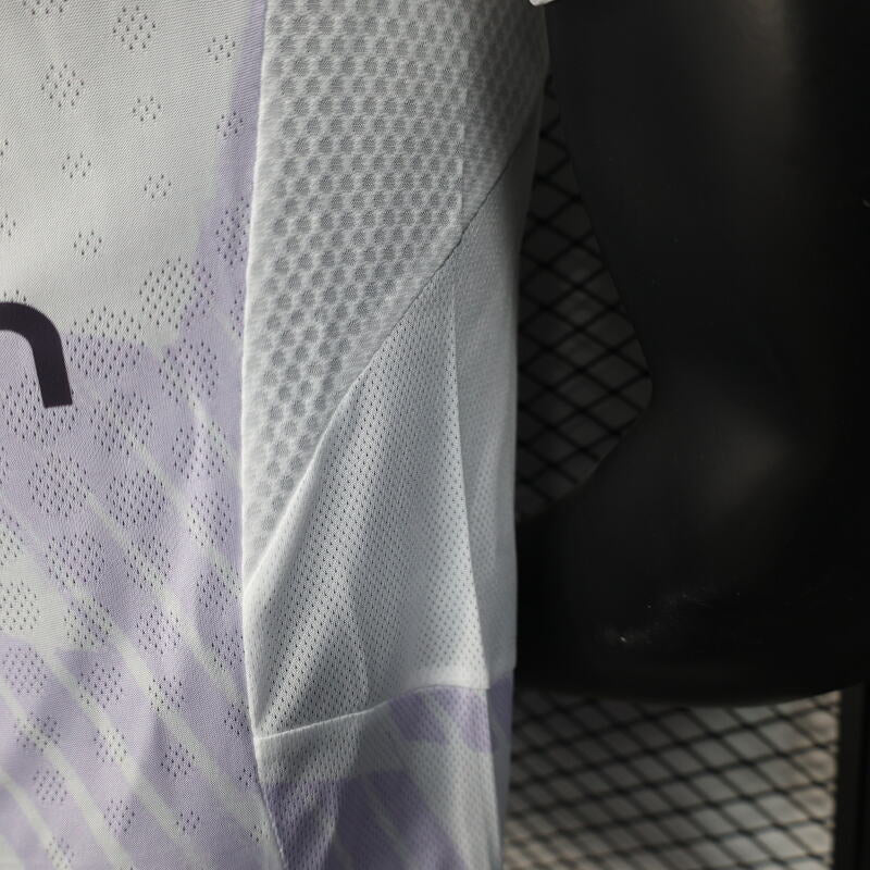 Manchester United 2025/26 Official Away Kit