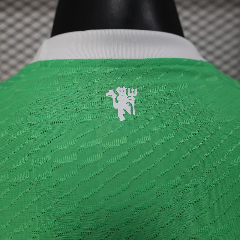 Manchester United 2025/26 Official Goalkeeper Third Kit
