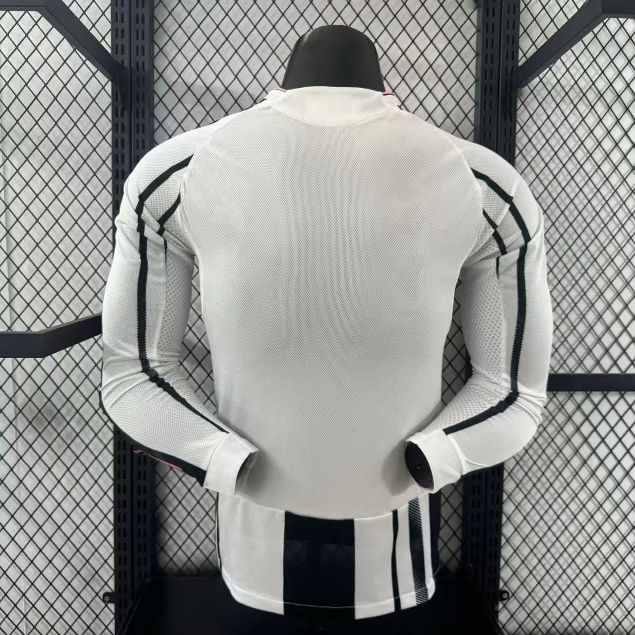 Juventus FC 2025/26 Official Home Kit